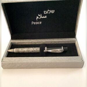 New in box Peace on earth Silver and Black Peace Pen in Gift Box